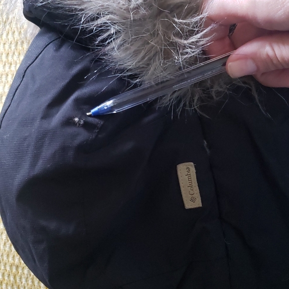 Columbia trappers hat 2/30$ - Picture 3 of 3